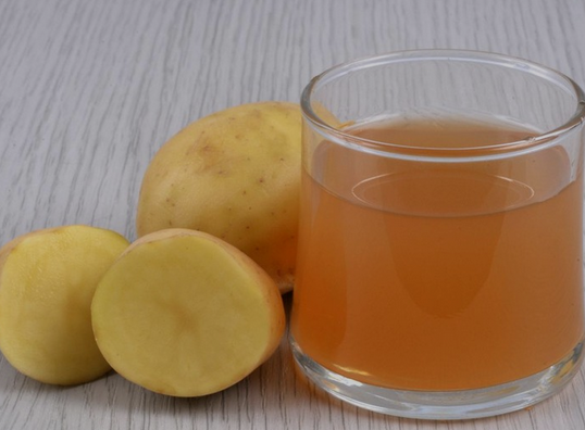 7 Minuman Sehat yang Baik untuk Pengidap Asam Lambung 2 Jus Kentang
